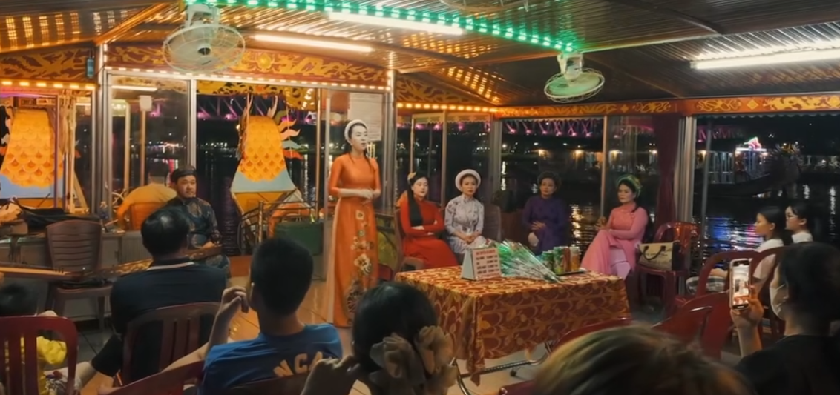 Ca Huế Trên Sông Hương