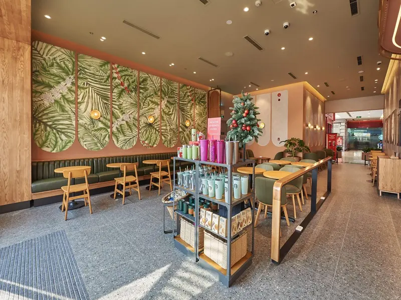 Starbucks Coffee Landmark 81