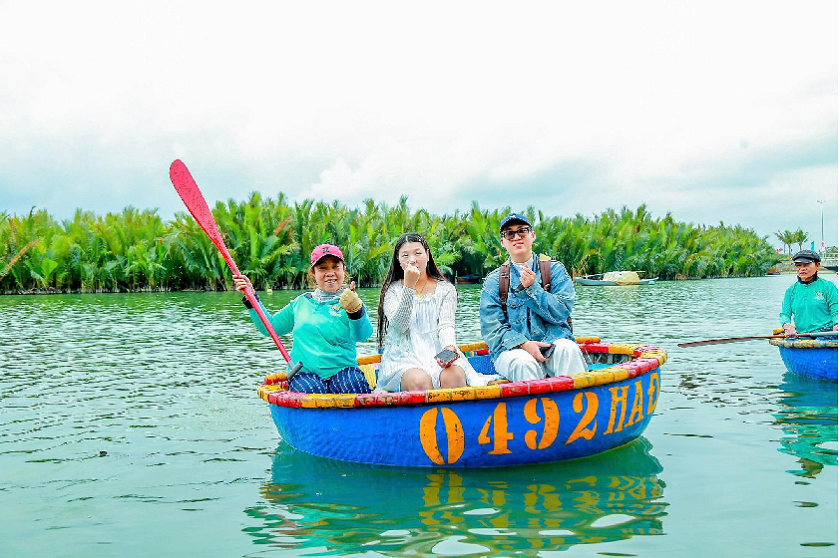 RỪNG DỪA BẢY MẪU