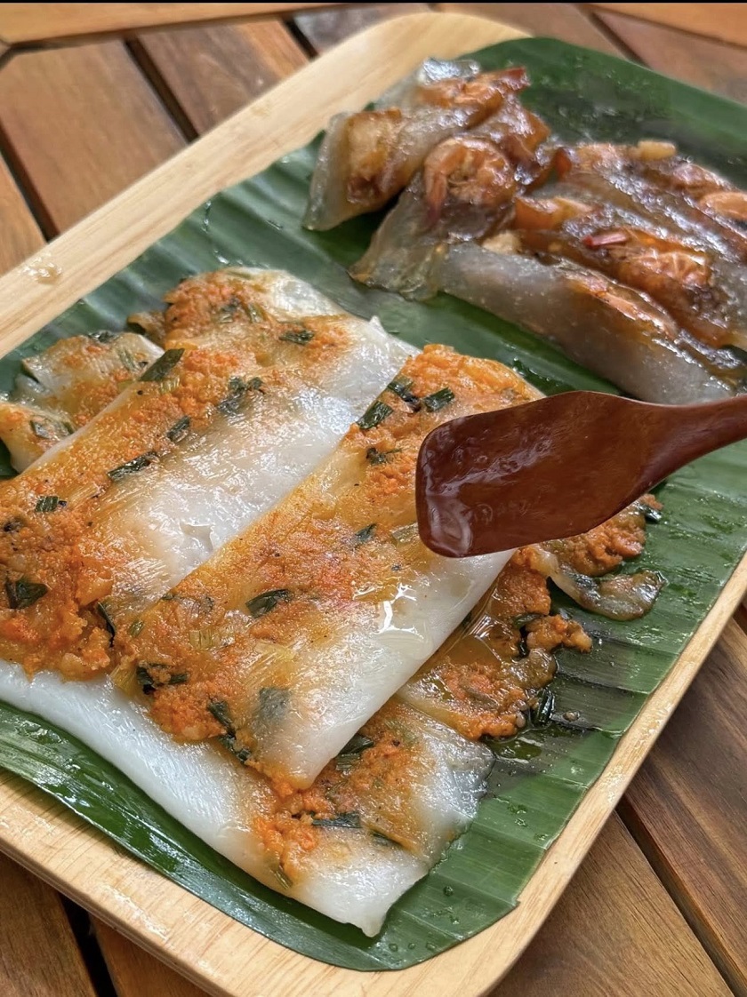 Bà Đỏ - Quán bánh nậm Huế hơn 10 năm tuổi