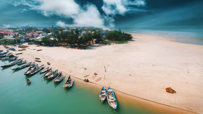 Bãi biển Dốc Lết