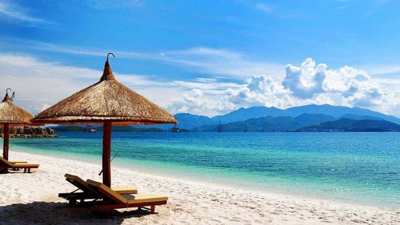 Bãi Tắm Phạm Văn Đồng
