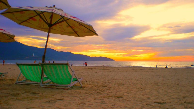 Bãi Tắm Phạm Văn Đồng