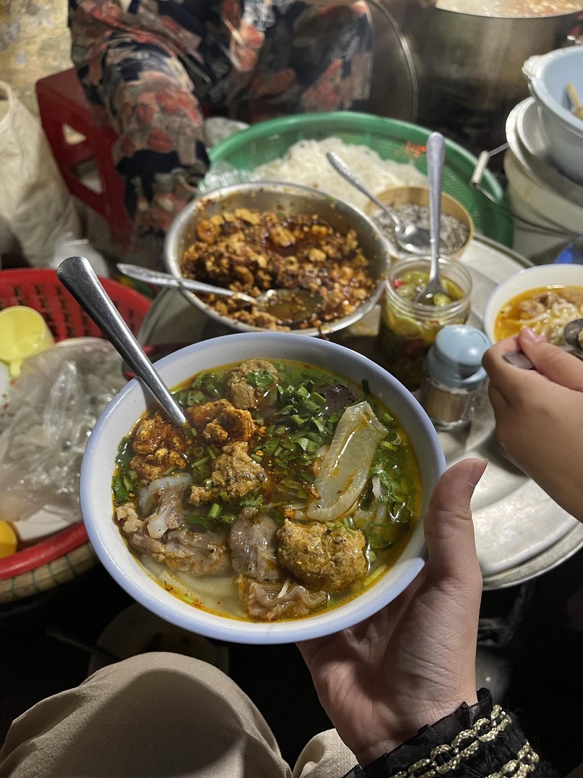 Bánh canh Thảo - Địa điểm quán bánh canh cua Huế được săn đón