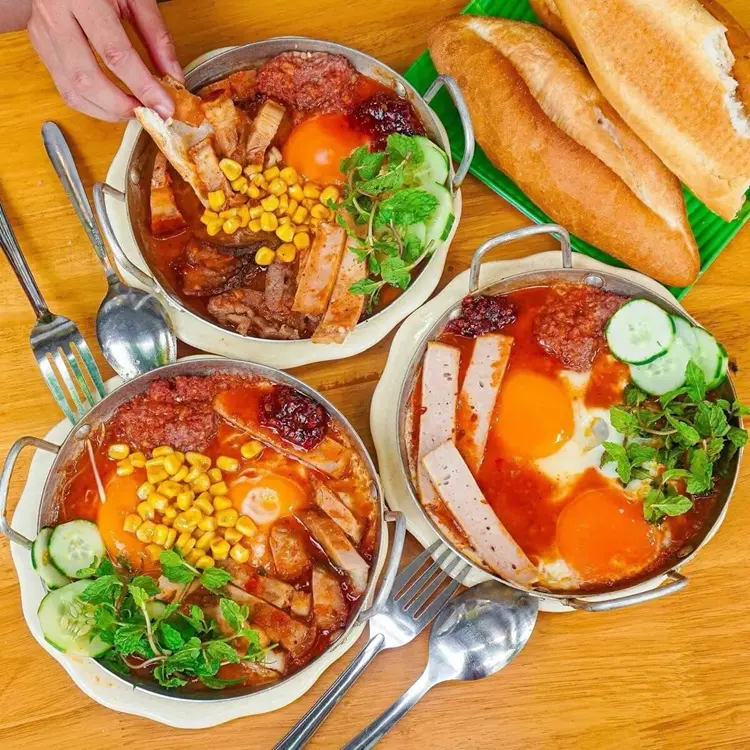 Quán Cô Ba - Địa điểm phục vụ món bánh mì chảo Đà Nẵng nổi tiếng