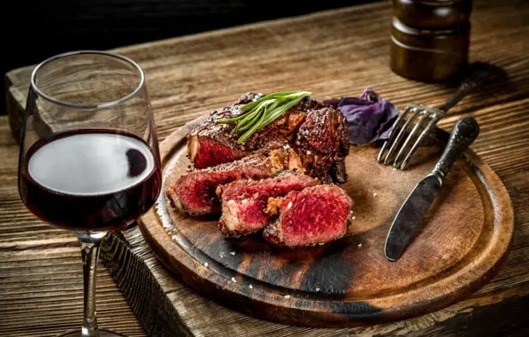 Paramount Steak & Coffee - Nhà hàng phục vụ món bò bít tết Đà Nẵng nổi tiếng