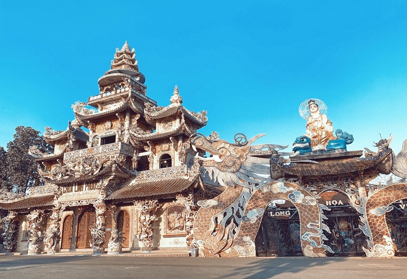 Chùa Linh Phước (Chùa Ve Chai):