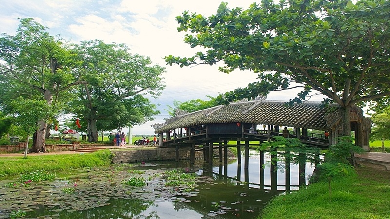 Cầu ngói Thanh Toàn 