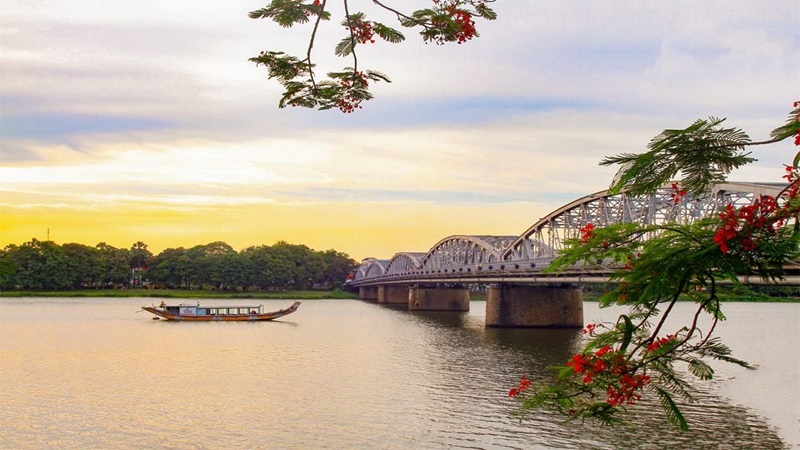Cầu Tràng Tiền Huế