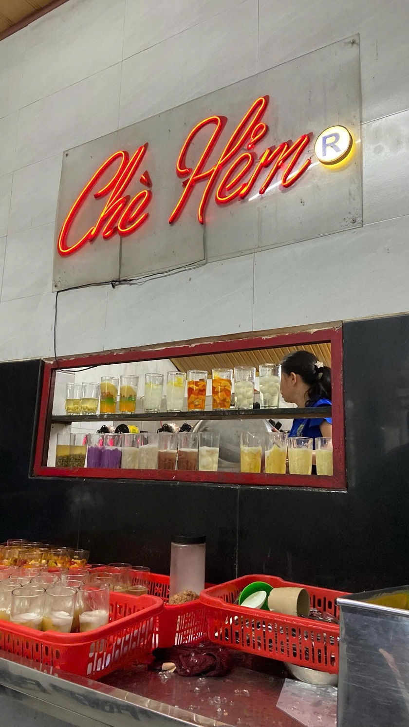 Chè Hẻm - Quán chè cung đình Huế nổi tiếng tại Cố đô