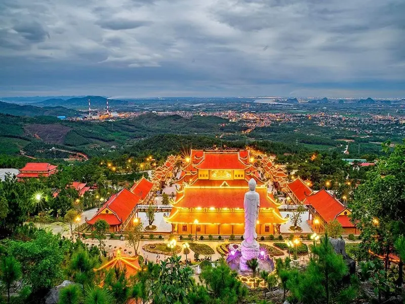 Chùa Ba Vàng