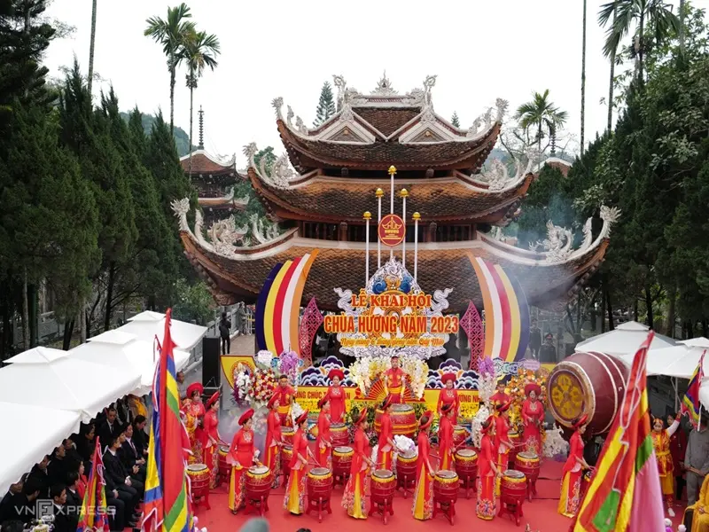 Lễ hội chùa Hương dịp đầu năm