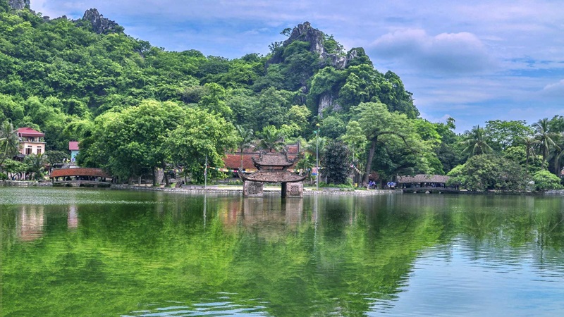 Chùa Thầy