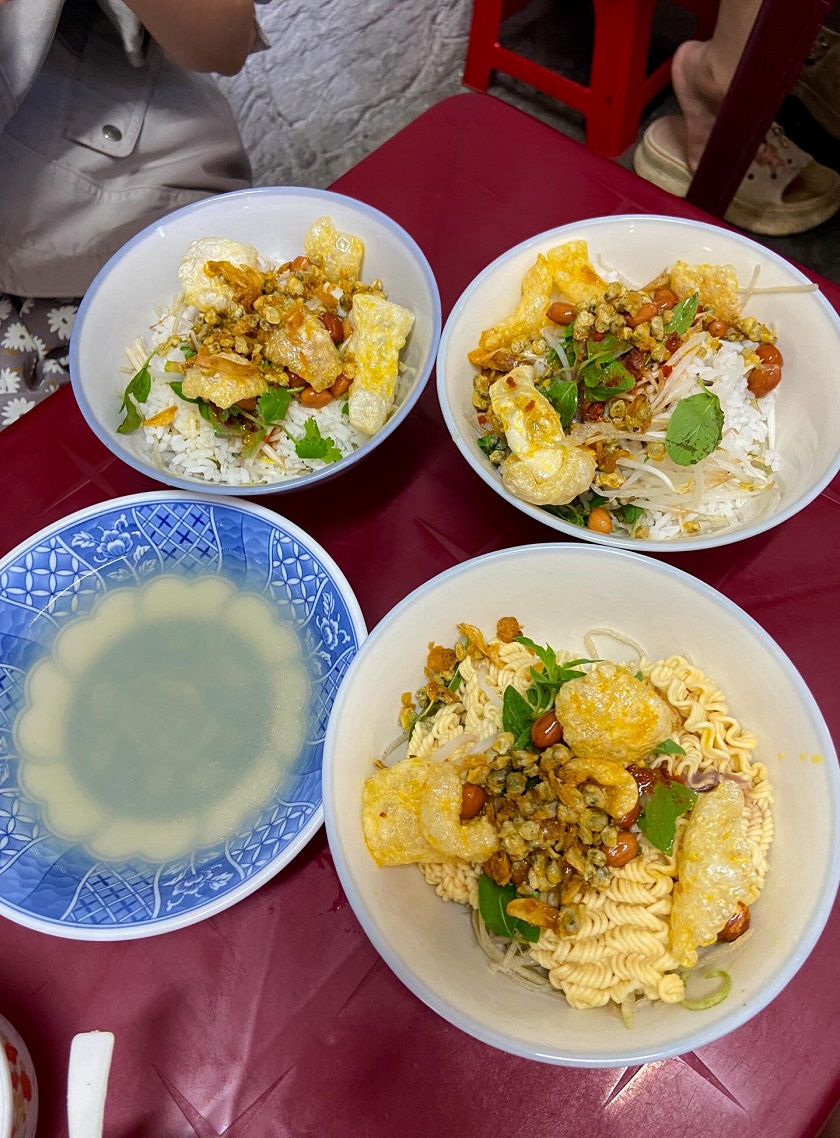 Cơm hến Hoa Đông - Cơm hến Huế có bề dày hơn 30 năm