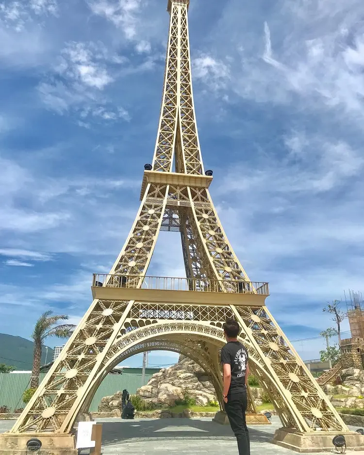 Tháp Eiffel