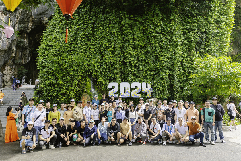 Đoàn ĐI thăm Ngũ Hành Sơn