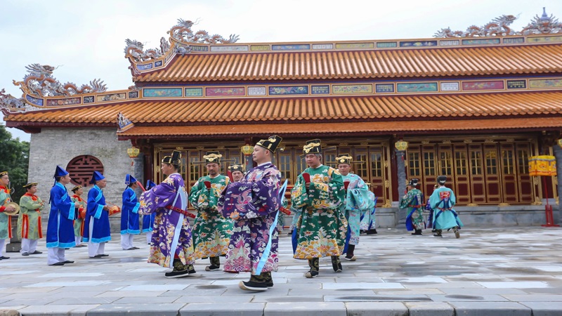 Điện Cần Chánh Huế