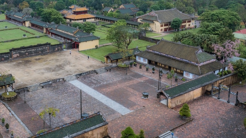 Điện Cần Chánh Huế