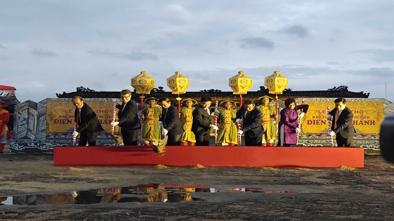 Điện Cần Chánh Huế