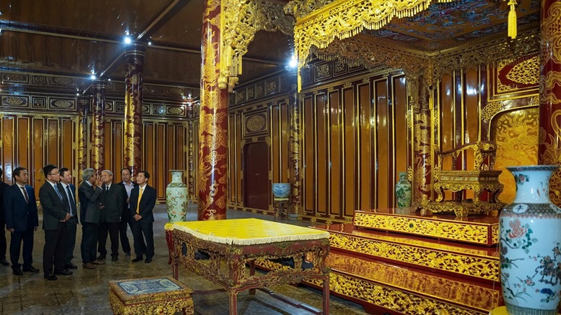 Điện Cần Chánh Huế