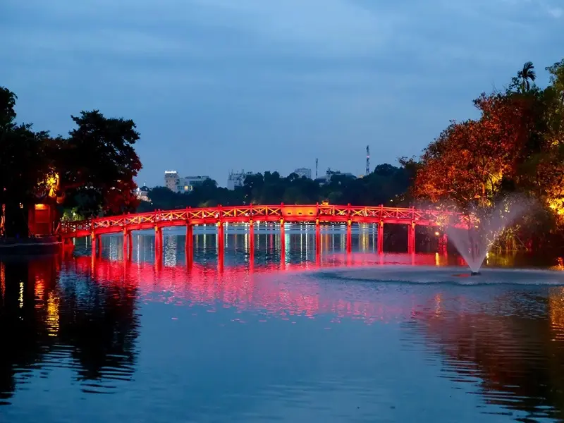 Cầu Thê Húc 