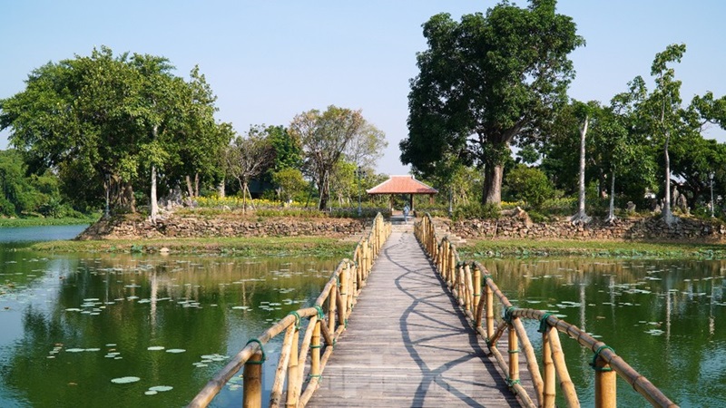 Hồ Tịnh Tâm