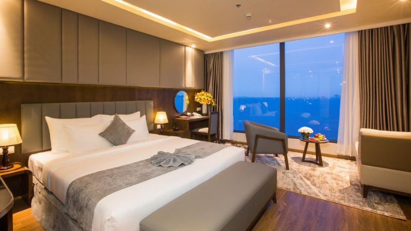 khách sạn 4 sao Nha Trang