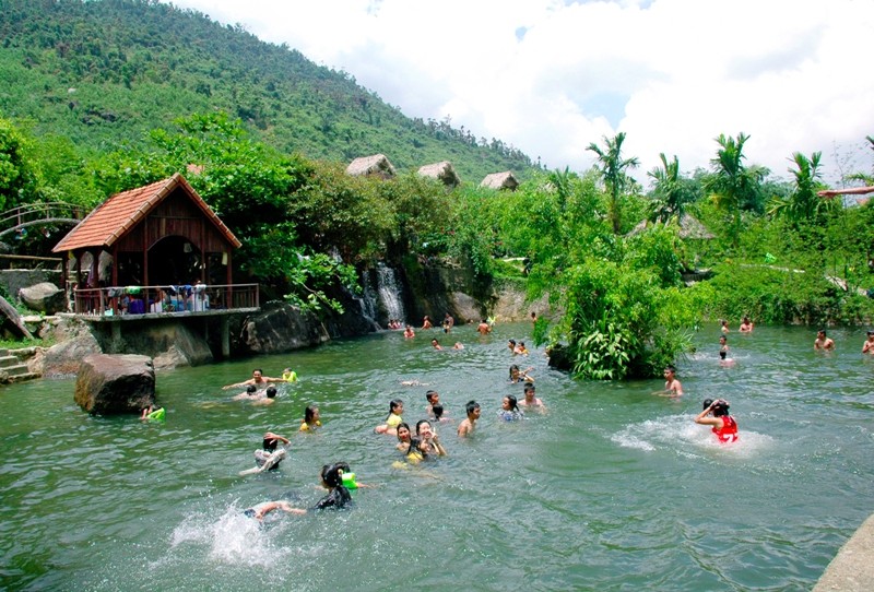Suối Hoa - Nét Đẹp Tự Nhiên Tuyệt Vời tại Đà Nẵng