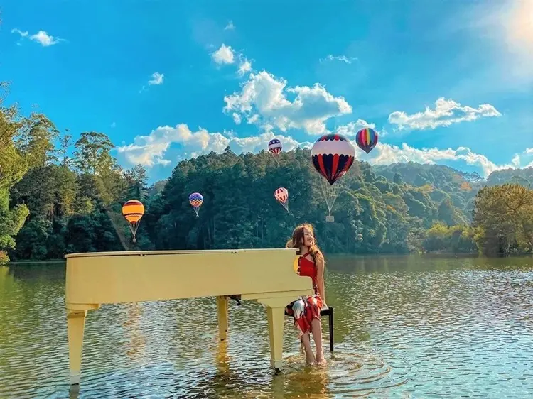 Xứ sở thần tiên với những góc “sống ảo” đẹp ngây ngất