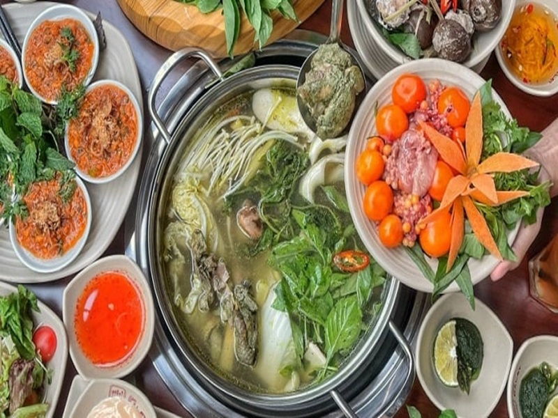 Lẩu gà lá é Hạnh Đà Lạt - Lẩu gà lá é Đà Lạt hương vị độc đáo