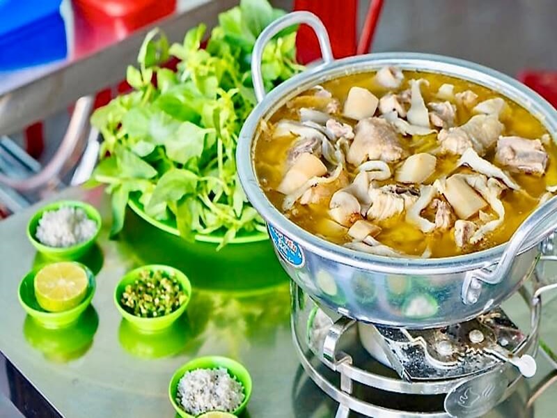 Lẩu gà lá é Hạnh Đà Lạt - Lẩu gà lá é Đà Lạt hương vị độc đáo