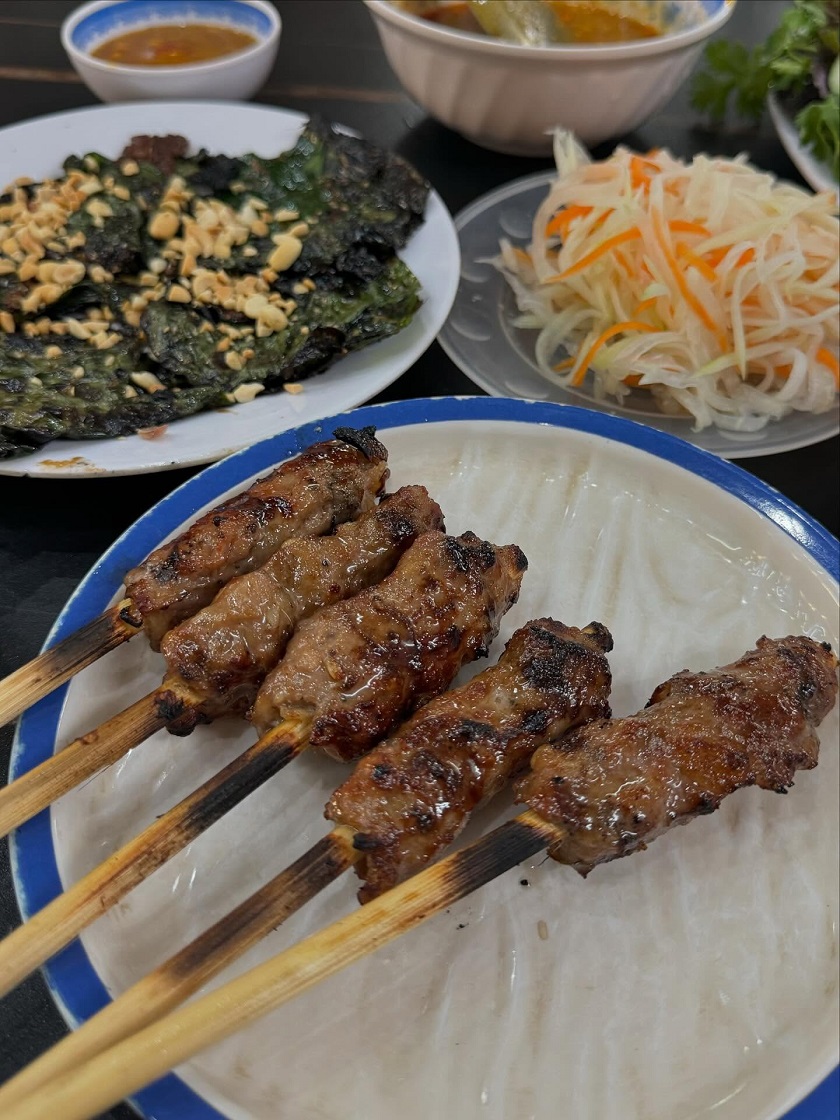 Nem Lụi - Nem Nướng Huế