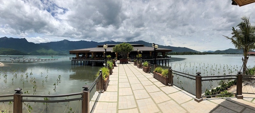 Nhà hàng Bé Thân Lăng Cô