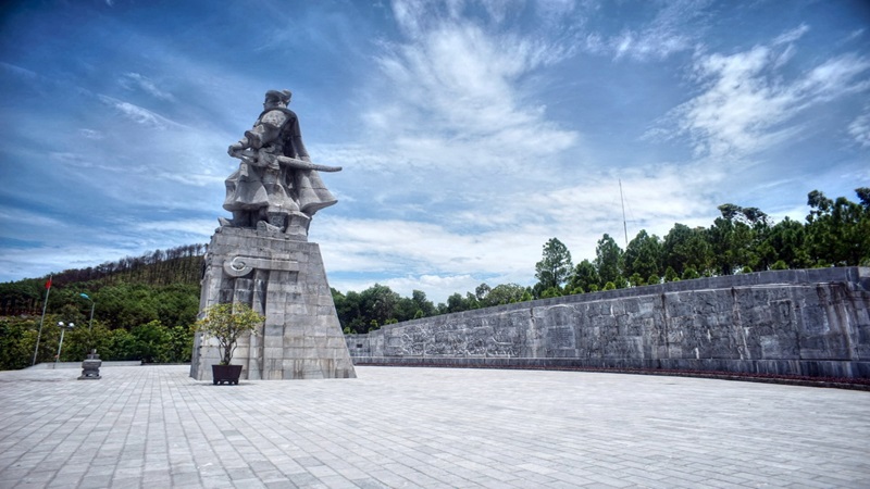 Núi Bân Huế