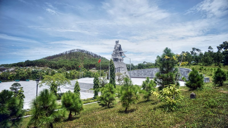 Núi Bân Huế