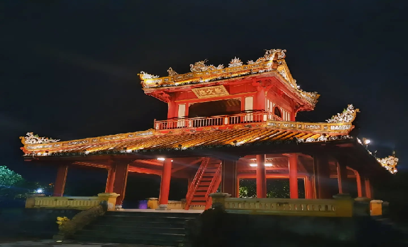 Ca Huế Trên Sông Hương