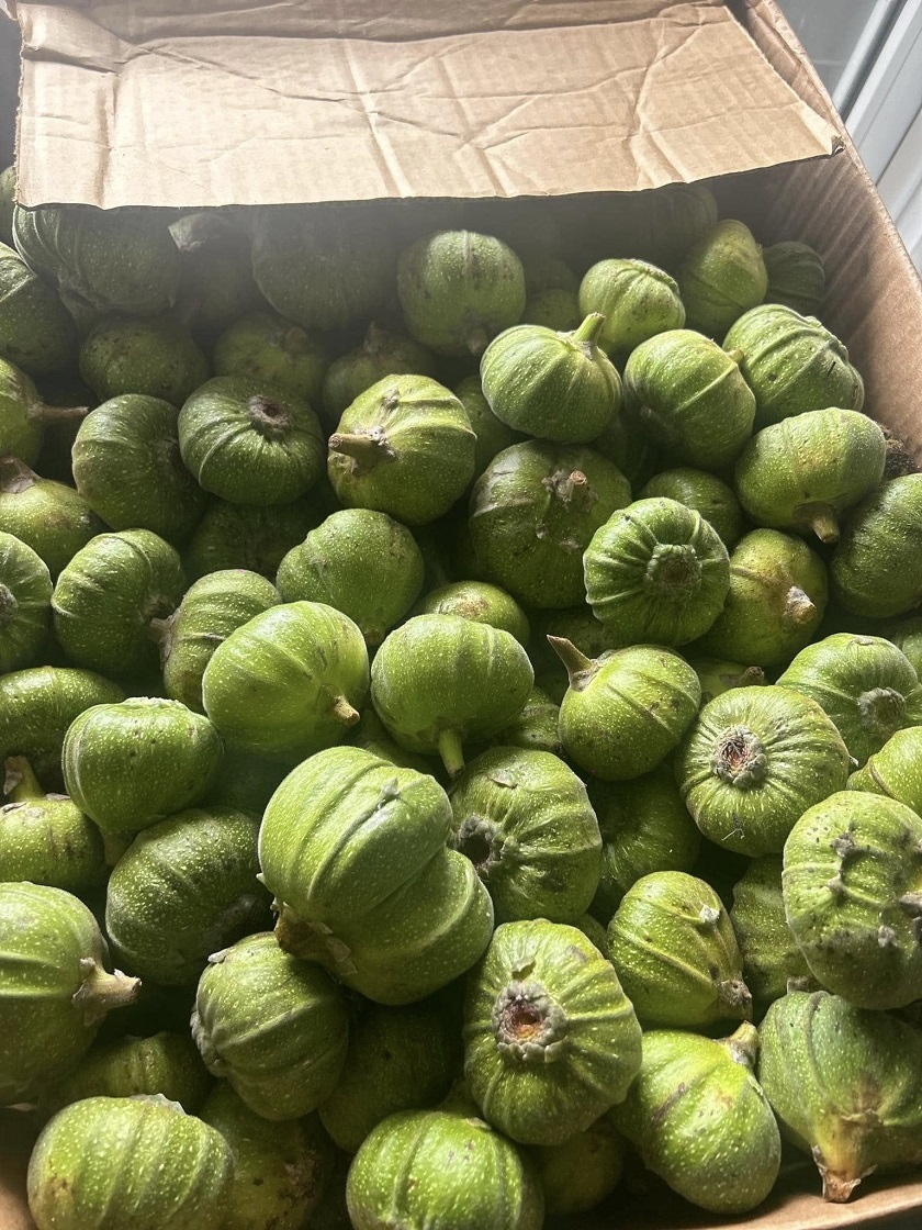 Nguyên liệu chính hình thành nên món vả trộn Huế