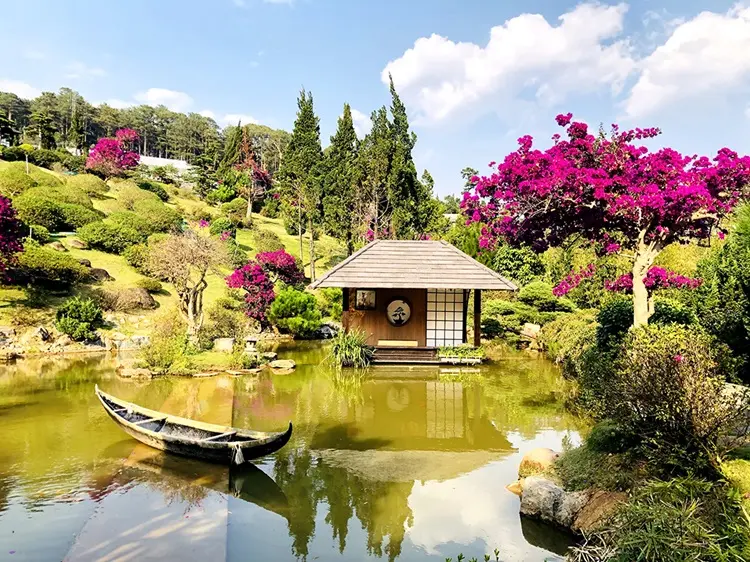 Khám phá đất nước “Mặt Trời Mọc” thu nhỏ tại QUE Garden Đà Lạt