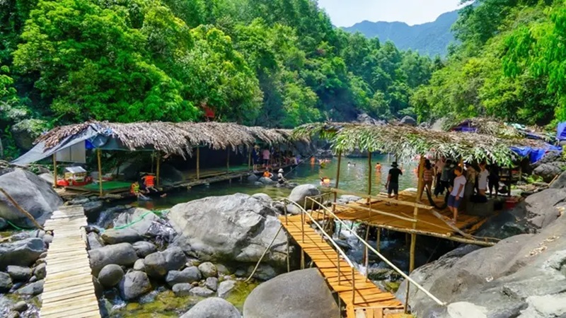 thác Nhị Hồ Huế