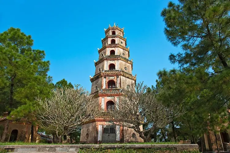 Chiêm ngưỡng kiến trúc độc đáo của Tháp Phước Duyên Huế