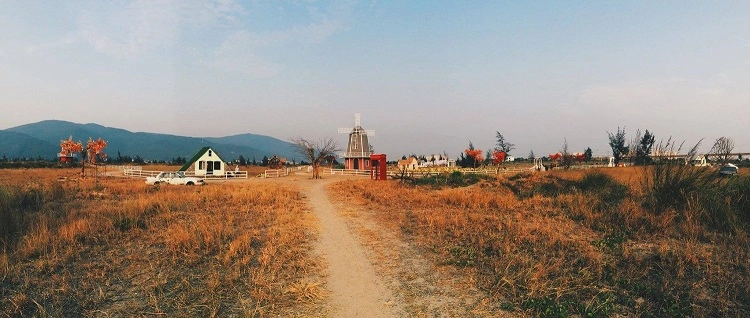 Thuận Phước Field