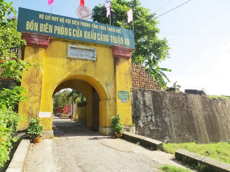 Trấn Hải Đài