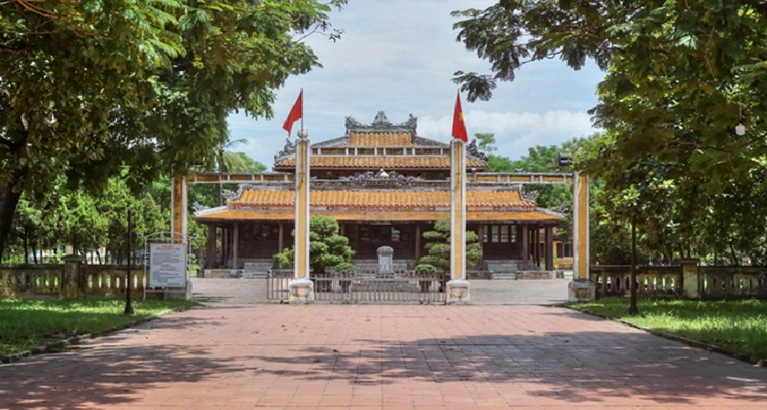 Văn Miếu Quốc Tử Giám Huế: lịch sử, kiến trúc, kinh nghiệm 2026