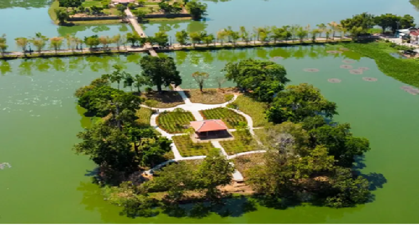 Hồ Tịnh Tâm - Vườn ngự yển của xứ Huế