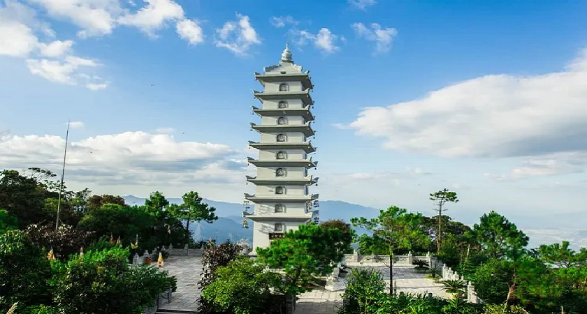 Phong Linh Bảo Tháp Bà Nà Hills: kinh nghiệm tham quan và điểm nổi bật 2026