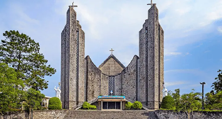 Nhà thờ Phủ Cam Huế: đường đi, điểm nổi bật và kinh nghiệm tham quan 2026