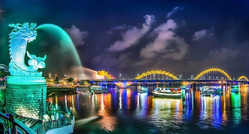 Check - in tượng cá chép hóa rồng Đà Nẵng