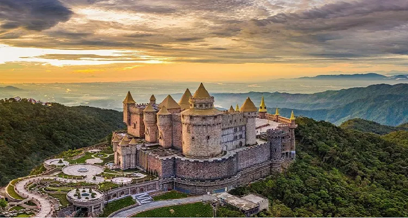 Lâu đài Mặt Trăng Bà Nà: Điểm check-in siêu đẹp tại Đà Nẵng