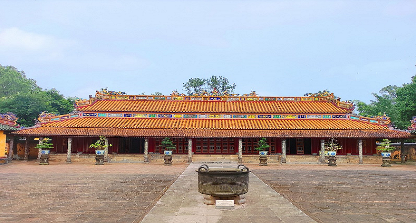 Lăng Đồng Khánh Huế: lịch sử, kiến trúc và kinh nghiệm tham quan 2026