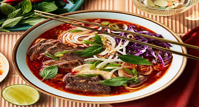 Bún bò Huế: ăn ở đâu, giá bao nhiêu, quán ngon 2026